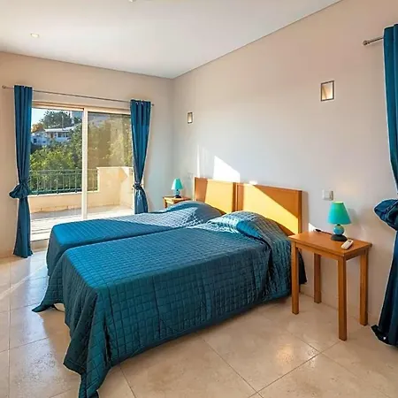 Sleeps 10 Pool Air Con *