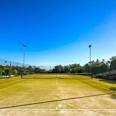 Sleeps 10 Pool Air Con Santa Bárbara de Nexe