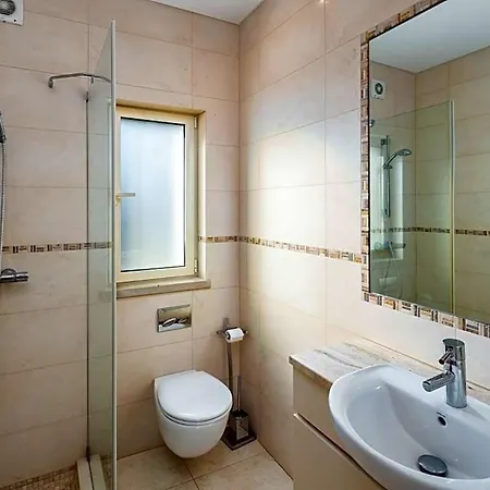 Sleeps 10 Pool Air Con Villa Santa Barbara de Nexe